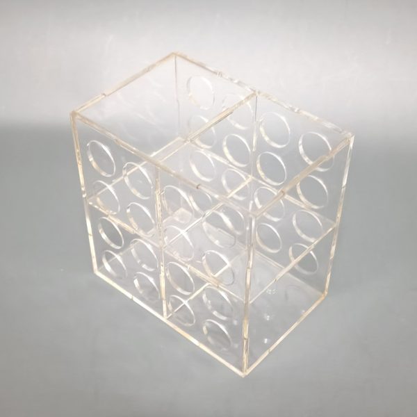 Kệ mica đựng ống dưỡng Queen - Hình ảnh 9